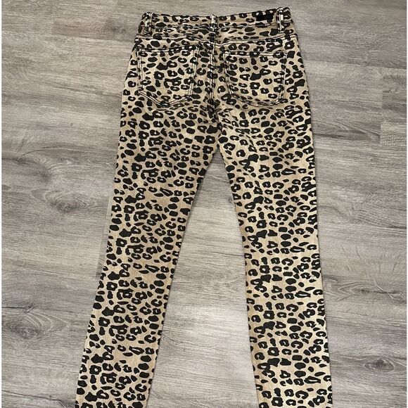 ALMOST FAMOUS MID RISE ROLL UP DISTRESSED FRONT ANIMAL PRINT BEIGE SIZE 3 - Picture 6 of 8